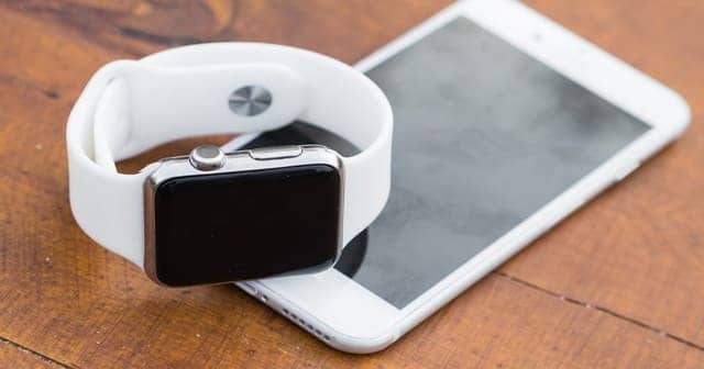 Apple permitirá a los usuarios desbloquear sus iPhones usando Apple Watch en iOS 14.5